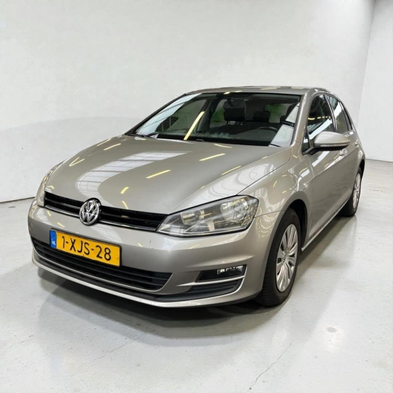 Volkswagen Golf - 1.6 TDI Trendline eerste eigenaar - AutoWereld.nl