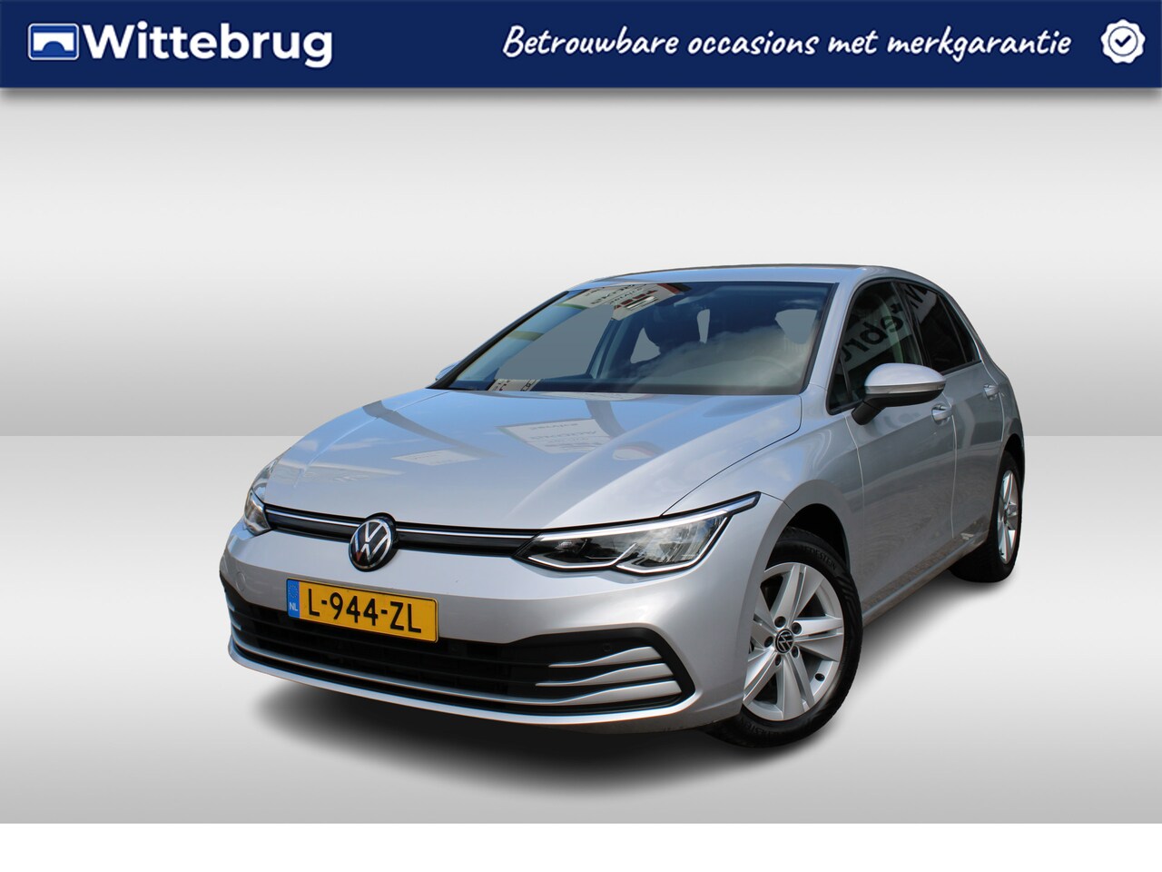 Volkswagen Golf - 1.0 TSI 110pk Life / Navigatie / LM 16 inch / Parkeersensoren / LED / Adapt cruise control - AutoWereld.nl