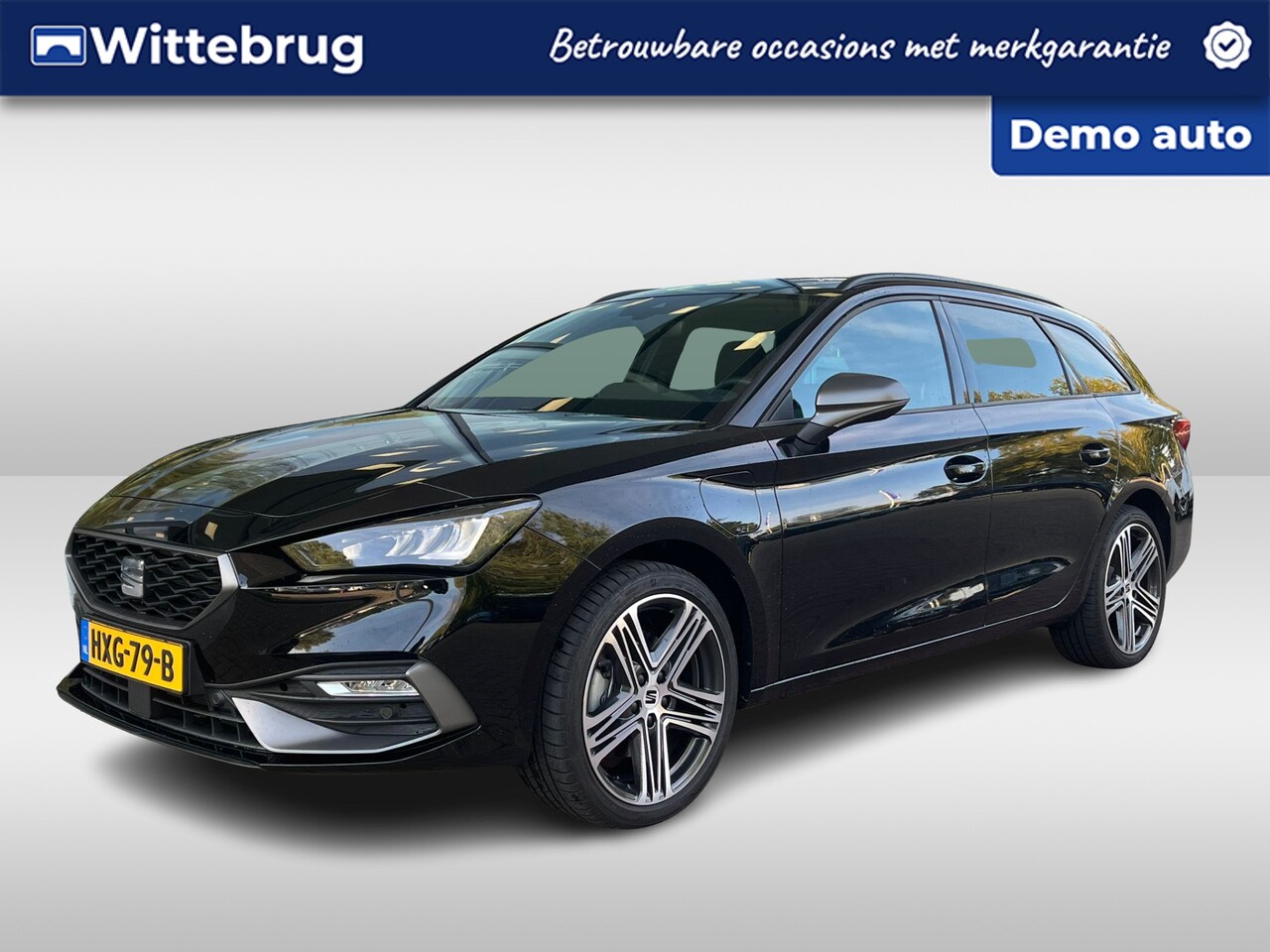 SEAT Leon Sportstourer - 1.5 TSI DSG e-Hybrid FR Business / 18'' LMV / Navigatie / Carplay / Achteruitrij camera / - AutoWereld.nl