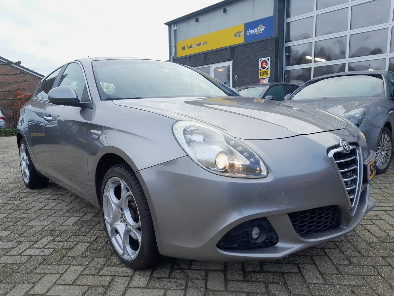 Alfa Romeo Giulietta - 1.4 T Distinctive - Leder - Navigatie - Panorama dak - AutoWereld.nl