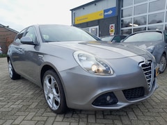 Alfa Romeo Giulietta - 1.4 T Distinctive - Leder - Navigatie - Panorama dak