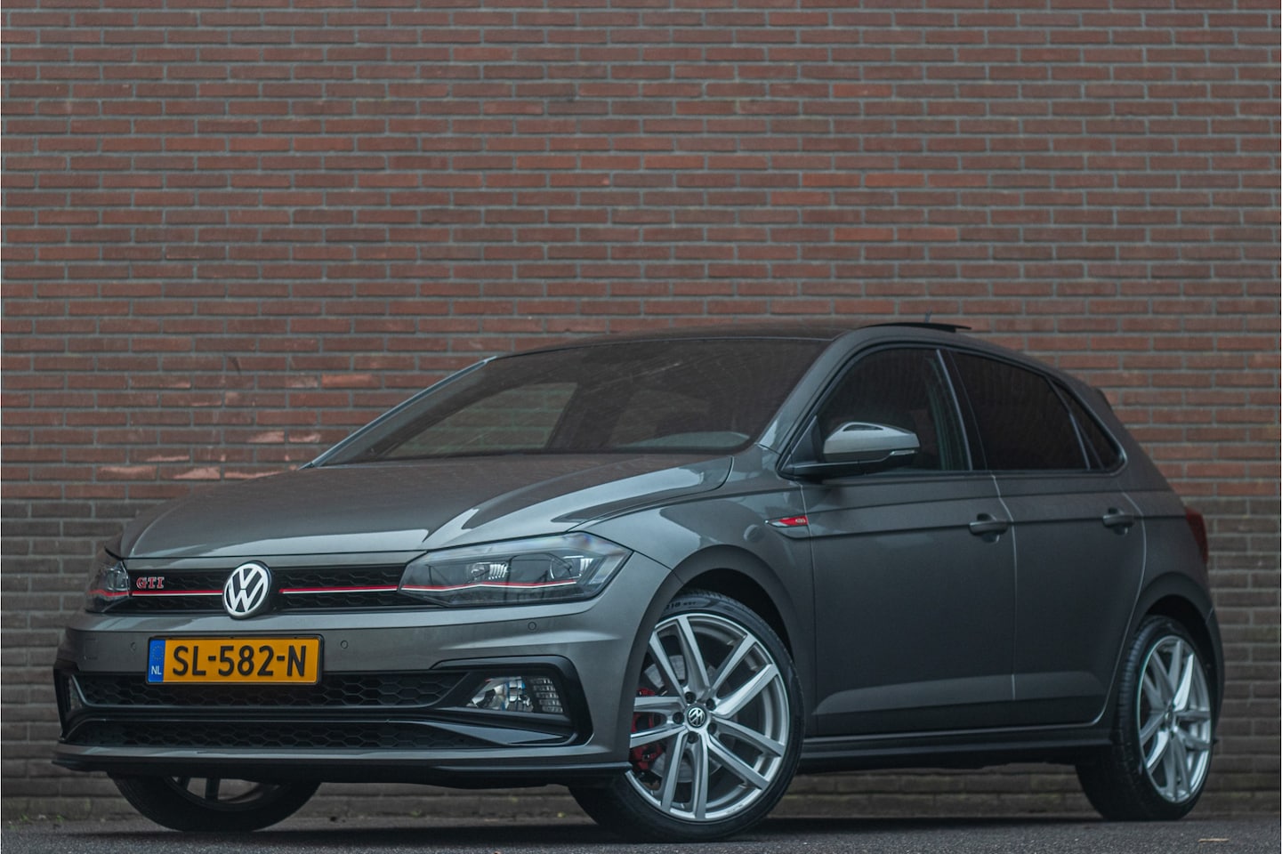 Volkswagen Polo - 2.0 TSI GTI 2.0 TSI GTI, Origineel NL, Panoramadak, Full LED, Beats, Carplay, Virtual Cockpit, Camera, - AutoWereld.nl