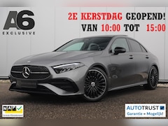 Mercedes-Benz A-klasse - 180 AMG Line Night Pakket Automaat Panoramadak 19 inch Keyless Sfeerverlichting Burmester