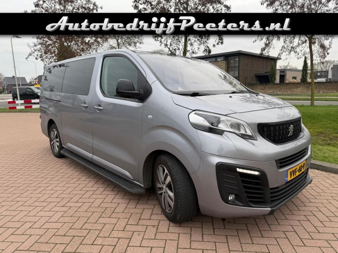 Peugeot Expert - 2.0 HDI Sport D.C. L2H1 Aut. Leder 2xSchuifdeur Navi LED Camera Carplay - AutoWereld.nl