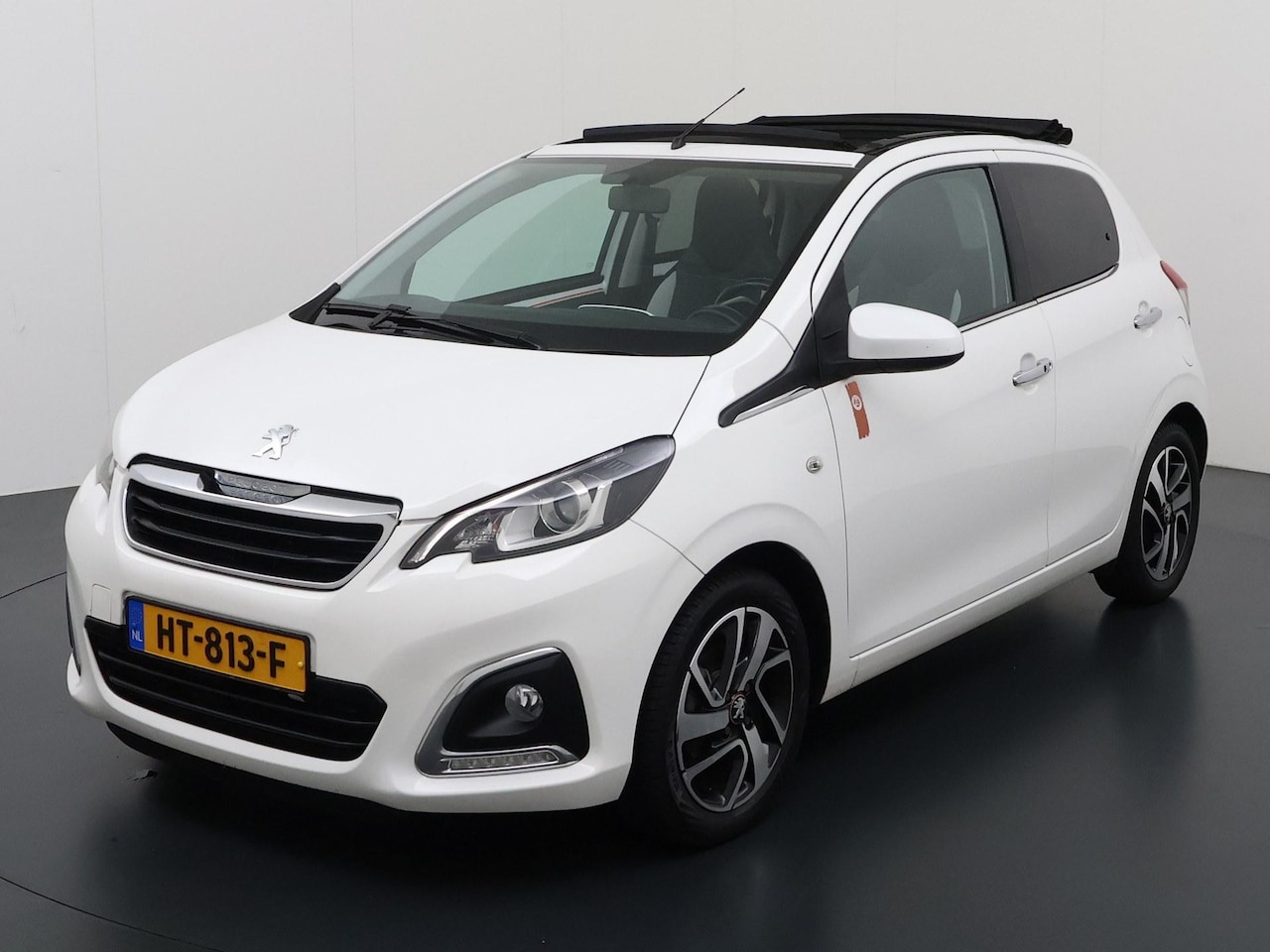 Peugeot 108 - 1.2 Puretech TOP! Roland Garros - AutoWereld.nl