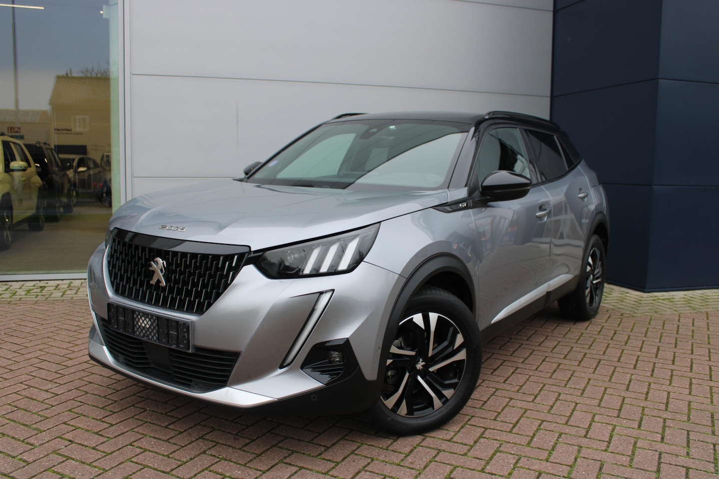 Peugeot 2008 - 1.2 PureTech 130pk GT Automaat Airco Navi Camera Carplay Half-leer Super mooi - AutoWereld.nl