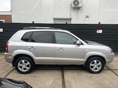 Hyundai Tucson - 2.0i Active AIRCO/TREKHAAK/NIEUWE APK