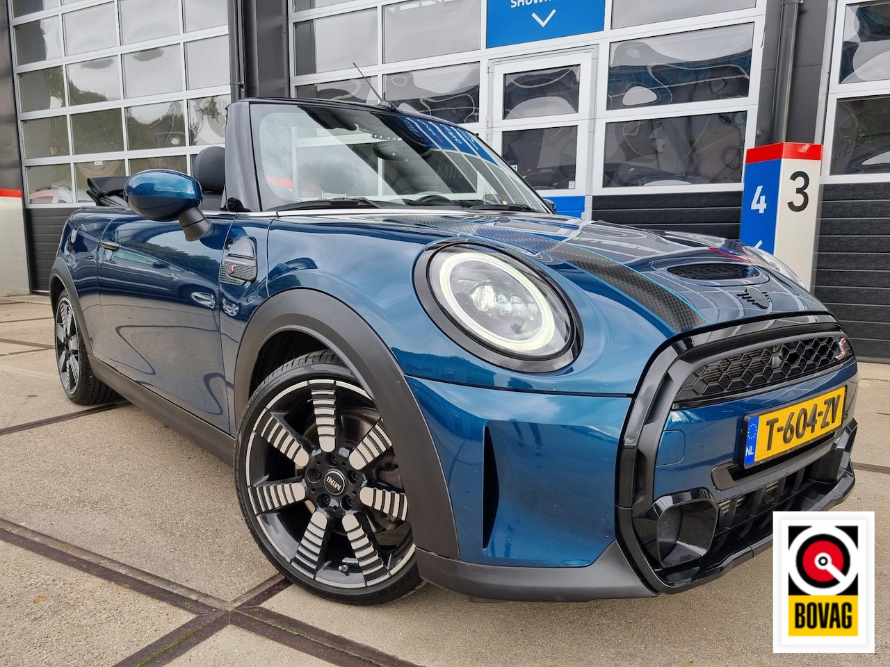 MINI Cabrio - Mini 2.0 Cooper S Sidewalk Edition LEER / NAVI / HARMAN KARDON / CAMERA / LED - AutoWereld.nl