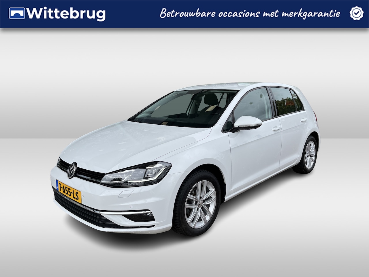 Volkswagen Golf - 1.0 TSI Highline / Led verlichting / Stoelverwarming / PDC / Alcantara / Navi / Adaptive c - AutoWereld.nl