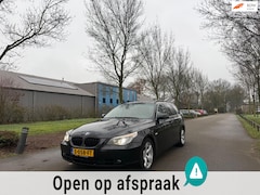 BMW 5-serie Touring - 525i High Executive MEMORY/CARPLAY/STLVRMNG/ONDRHDBKJES/LEER/XENON