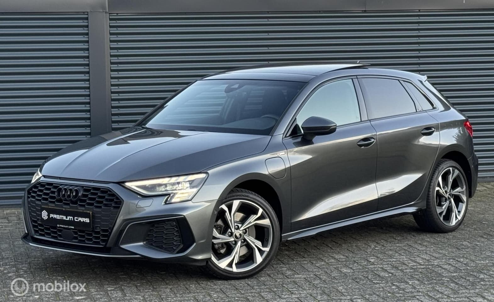 Audi A3 Sportback - 3x S-Line Pano Matrix RS Seats B&O Sfeer - AutoWereld.nl