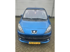 Peugeot 1007 - 1.6-16V Sporty