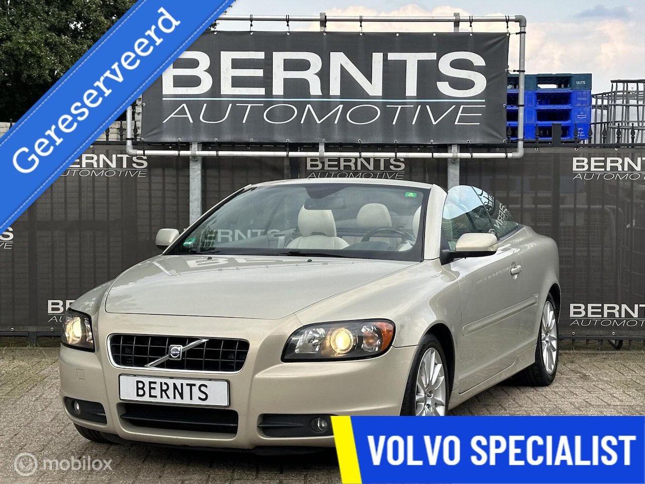 Volvo C70 Convertible - 2.4i Momentum|Trekhaak|Hout inleg - AutoWereld.nl