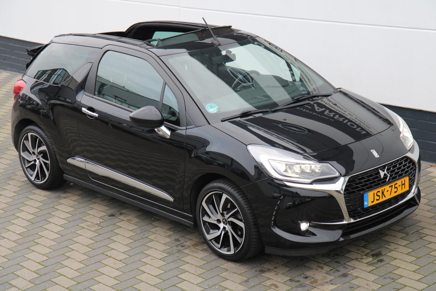 DS 3 Cabrio - 1.2 PureTech So Chic Hifi Sound Navi Camera !! - AutoWereld.nl