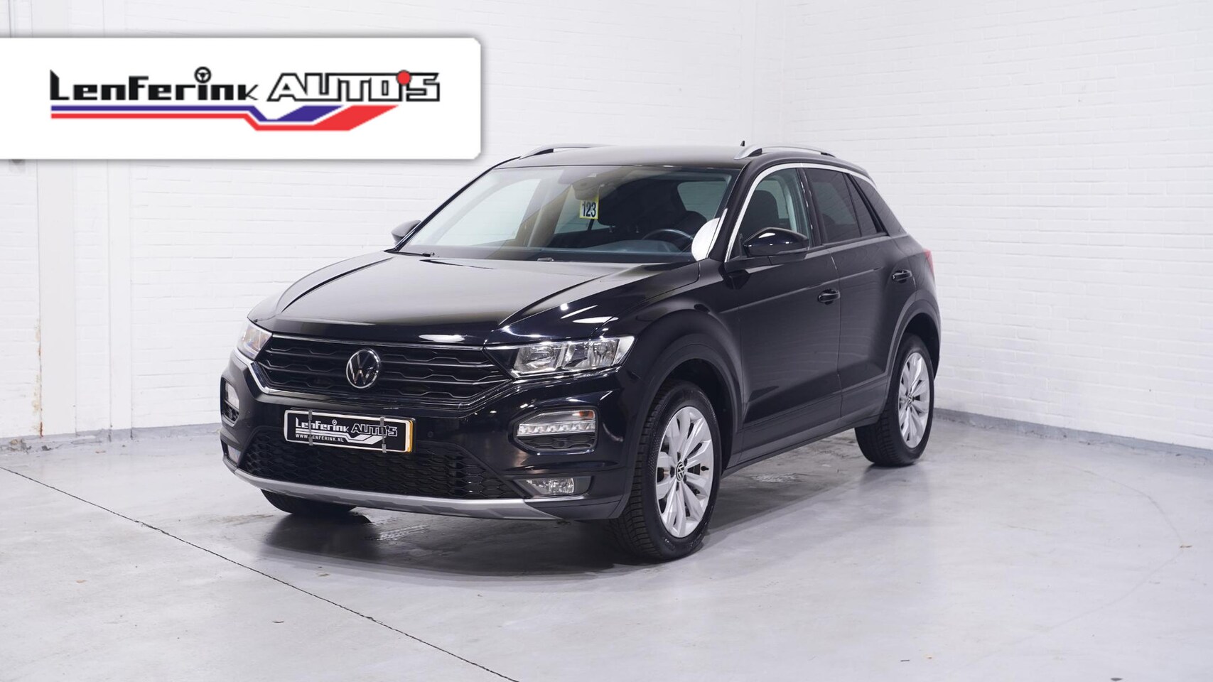 Volkswagen T-Roc - 1.5 TSI Style Navi Clima Apple Carplay Adaptive cruise NAP - AutoWereld.nl
