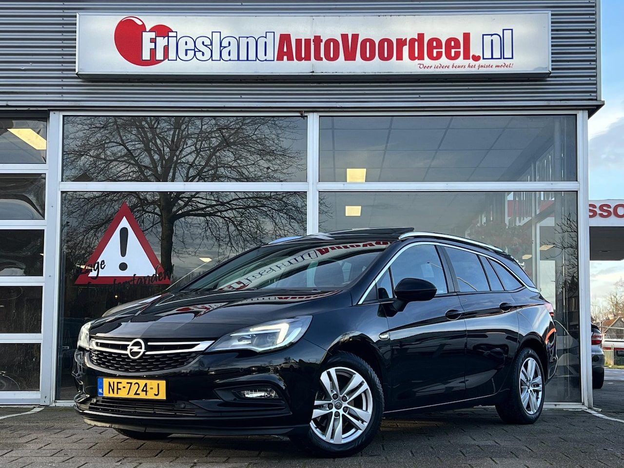 Opel Astra Sports Tourer - 1.4 Business+ / Camera / Navi / Open Dak / 2017 - AutoWereld.nl