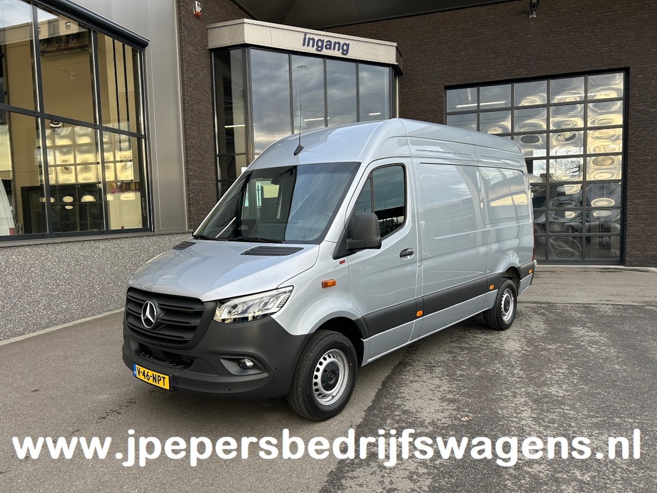 Mercedes-Benz Sprinter - 317 CDI L2 H2 Pro LED / MBUX / Navigatie / Camera / Parkeersensoren / Cruise control / Air - AutoWereld.nl