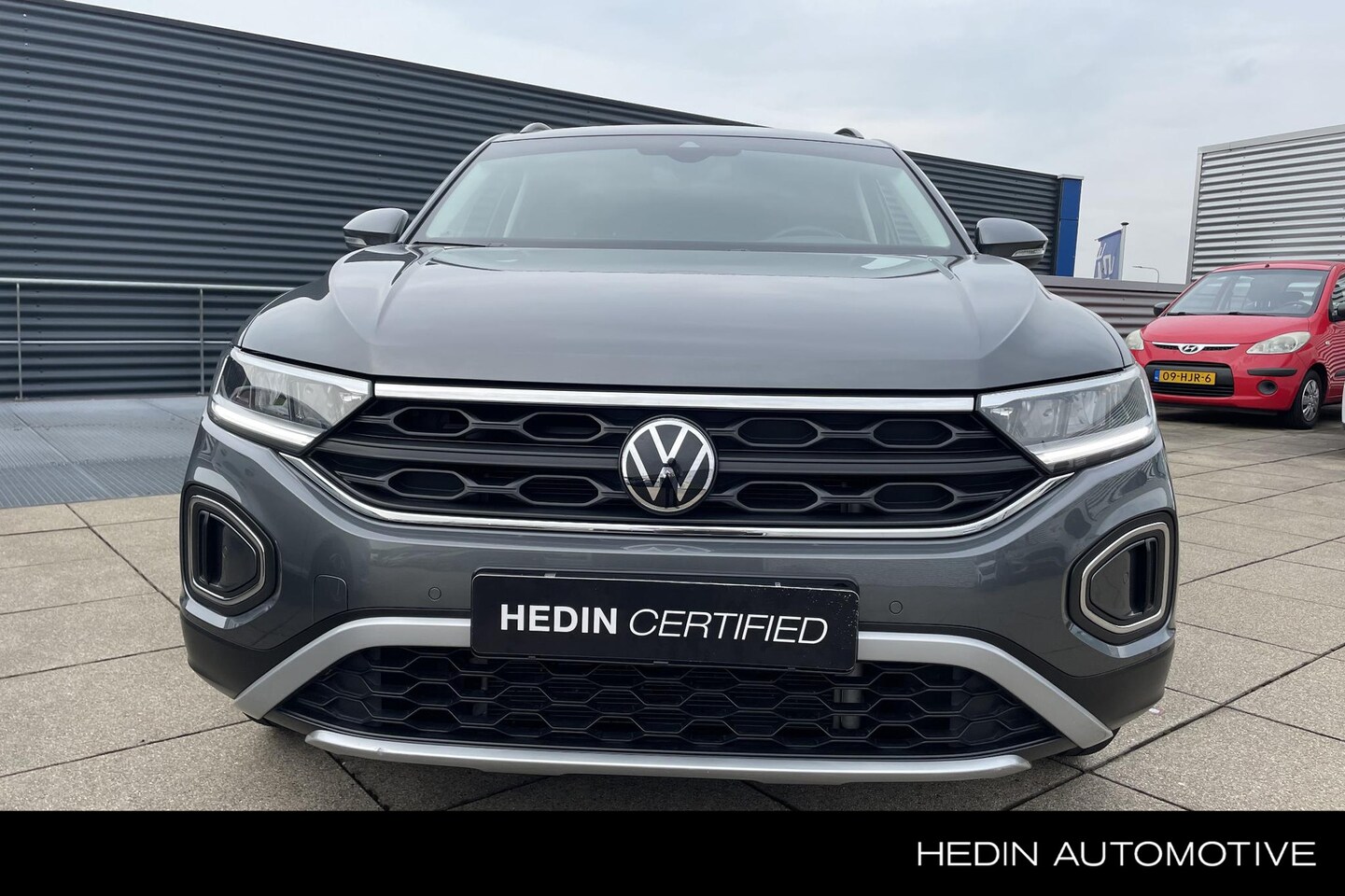 Volkswagen T-Roc - 1.0 TSI Life | Trekhaak | Facelift | ACC - AutoWereld.nl