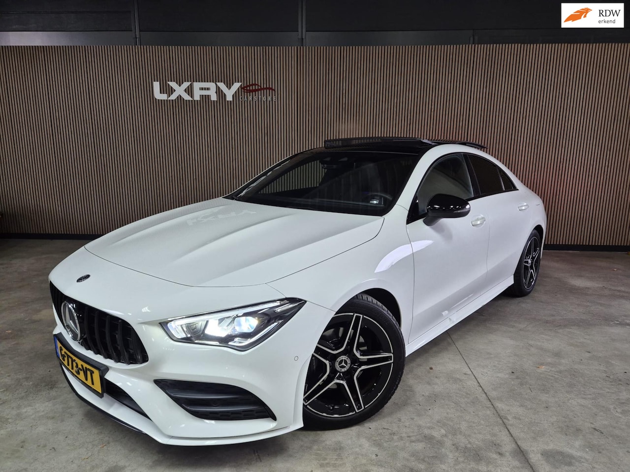 Mercedes-Benz CLA-Klasse - 180 Business Solution AMG | Clima| Pano | Camera | Navi | Stoelverwarming | - AutoWereld.nl