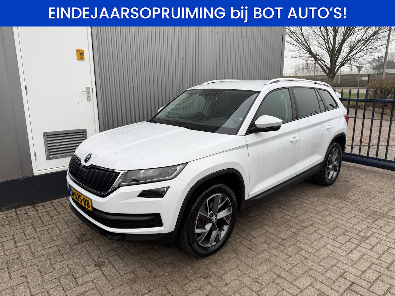 Skoda Kodiaq - 1.5 TSI Business Edition 7-PERSOONS / 1E EIGENAAR / TREKHAAK / NAVIGATIE / CAMERA / NL-AUT - AutoWereld.nl
