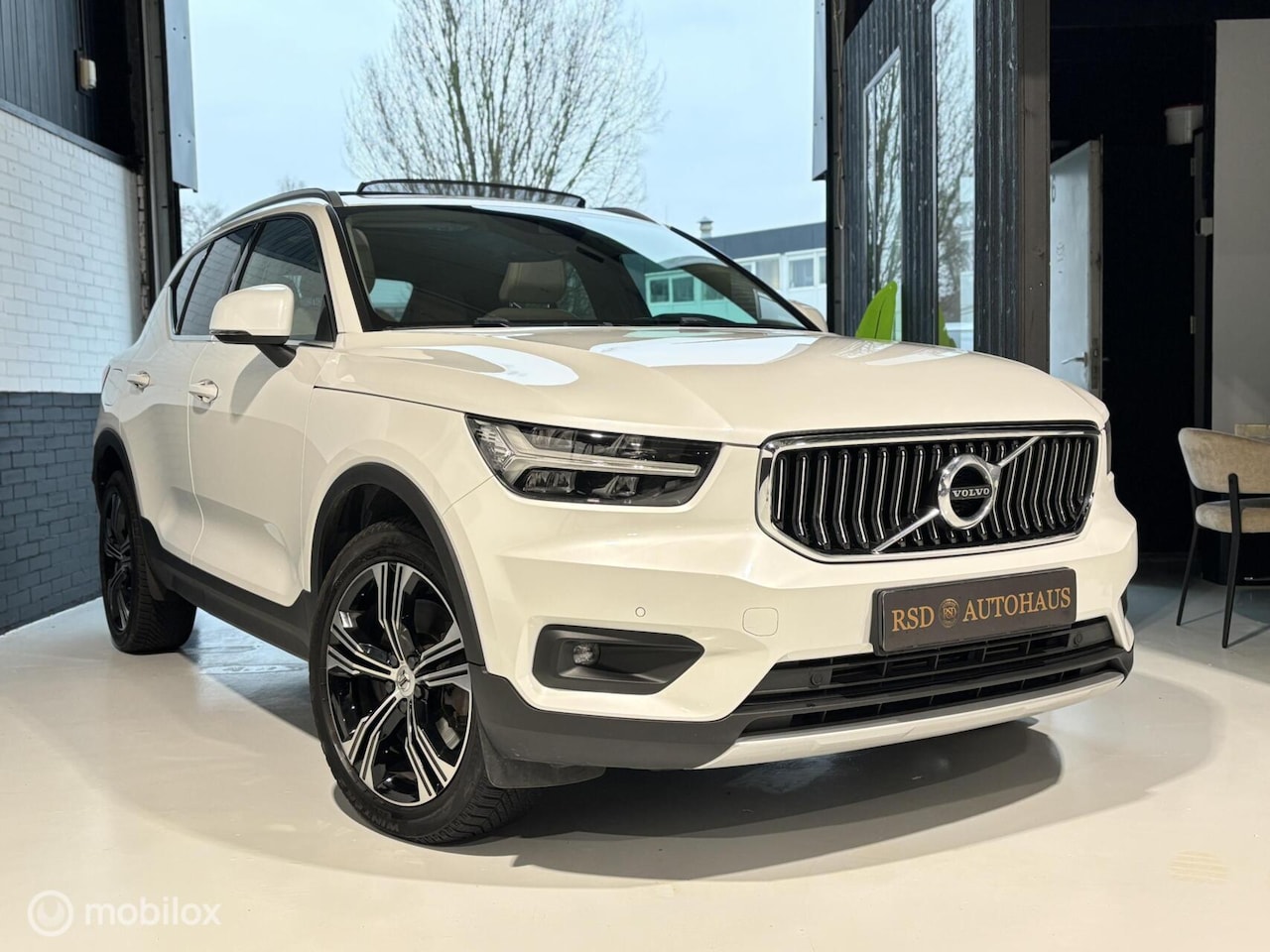 Volvo XC40 - 1.5 T4 Recharge Inscription Pano/leder/camera/key. - AutoWereld.nl