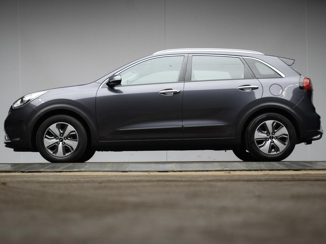 Kia Niro - 1.6 GDi Hybrid ExecutiveLine Sport (APPLE CARPLAY,NAVI,CAMERA,CLIMATE,CRUISE,LED,TREKHAAK, - AutoWereld.nl