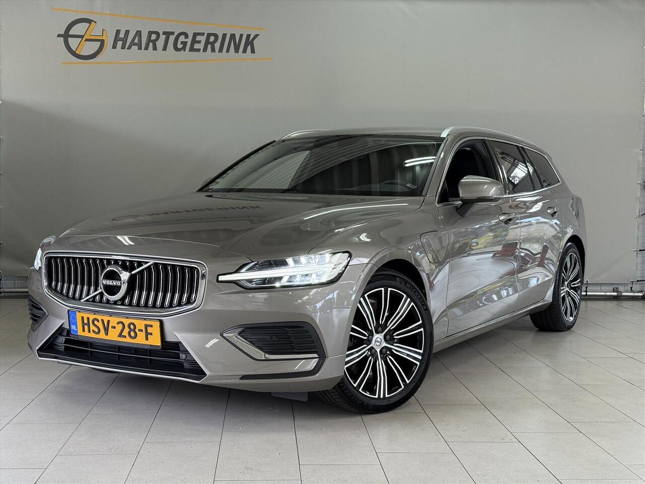 Volvo V60 - 2.0T6 Recharge Long Range 19 kWh AWD Inscription Expression* Navi / Camera / Cruise / ECC - AutoWereld.nl