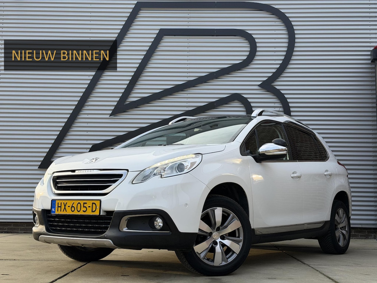 Peugeot 2008 - 1.2 PureTech Allure 2e Eigenaar,Navi,Pano,Trekhaak,Clima,Cruise,PDC,N.A.P,Dealer Onderhoud - AutoWereld.nl