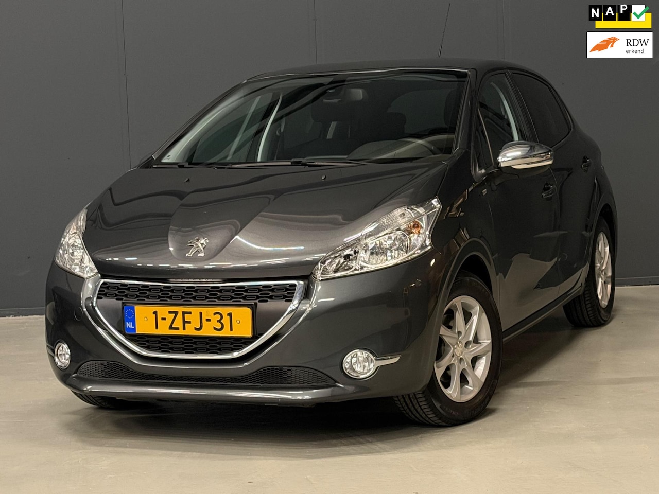 Peugeot 208 - 1.2 PureTech Style Pack NAVI/CRUISE/PDC/TREKHAAK | KEURIGE AUTO ! - AutoWereld.nl