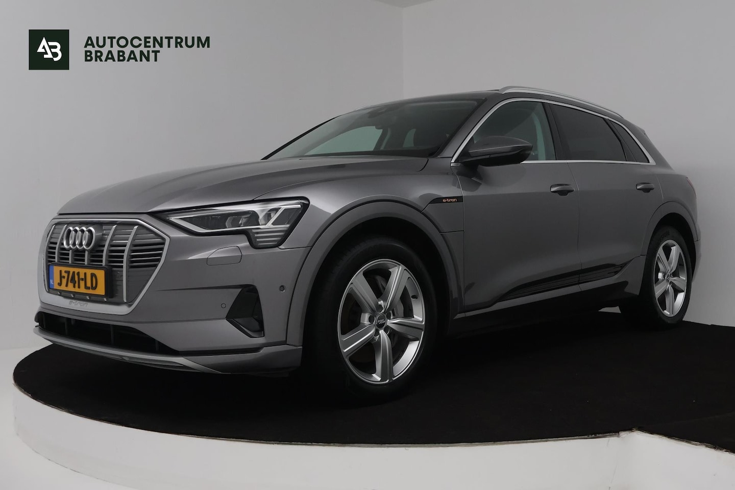 Audi e-tron - E-tron 50 quattro Launch edition plus 71 kWh (PANORAMADAK, CRUISE, ADAPTIEF, LEDER, STOELV - AutoWereld.nl