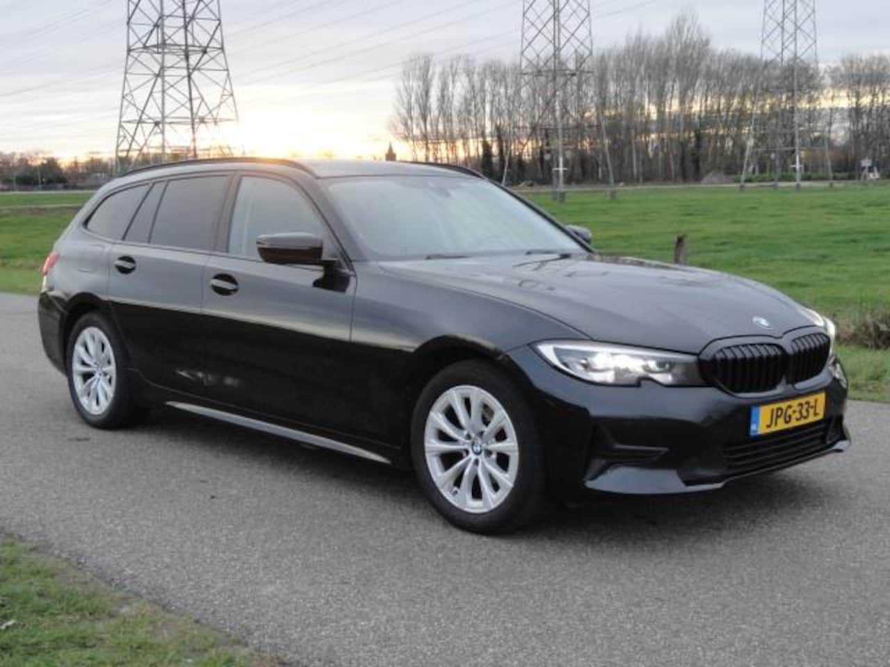 BMW 3-serie Touring - 318d High Executive Full LED I ECC I LEER I NAVIG - AutoWereld.nl