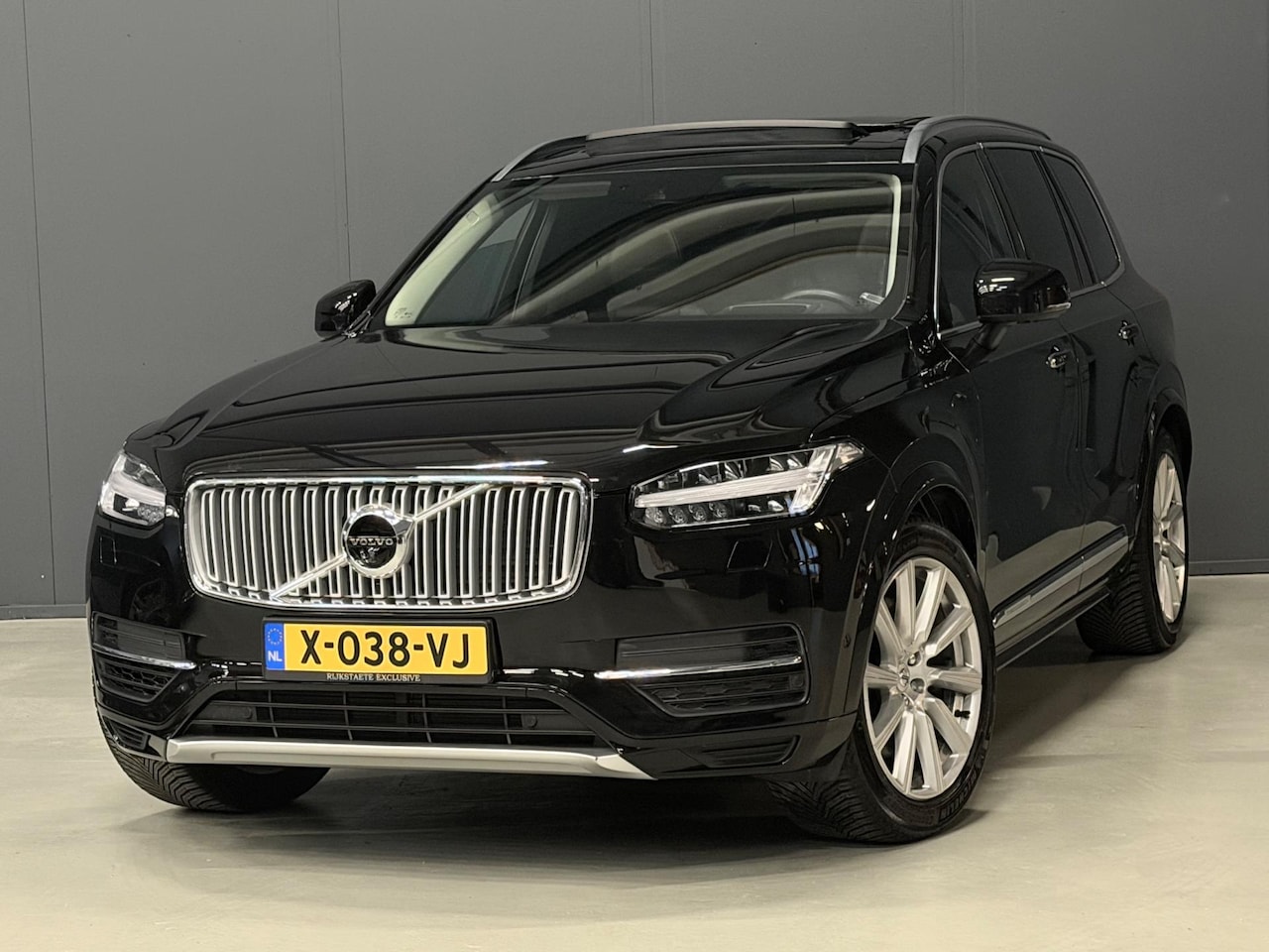 Volvo XC90 - 2.0 T8 Twin Engine AWD Inscription PANO/MEMORY/360/DODEHOEK/PARKASSIST | KEURIGE AUTO ! - AutoWereld.nl