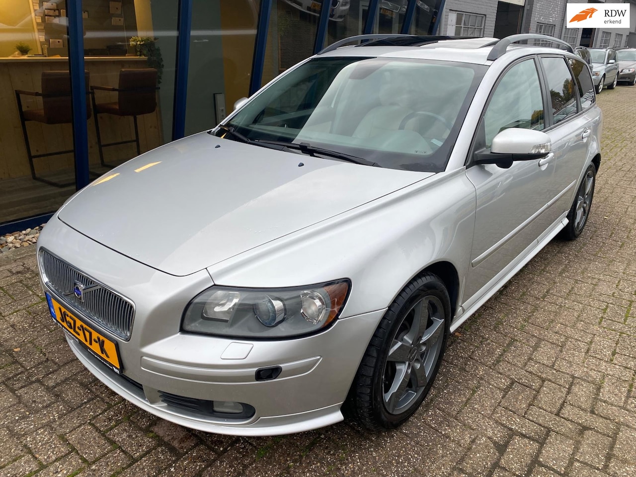 Volvo V50 - 2.5 T5 Summum Automaat 220PK LEER / SUNROOF - AutoWereld.nl