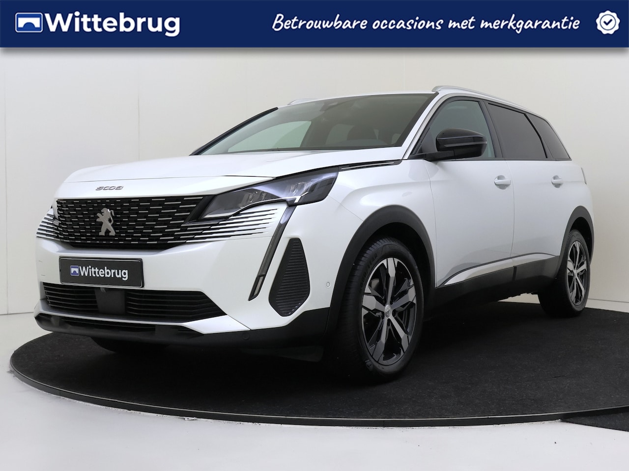 Peugeot 5008 - 1.2 PureTech 130pk Allure AUTOMAAT! | LEDER | LED VERLICHTING | 7 ZITPLAATSEN! - AutoWereld.nl