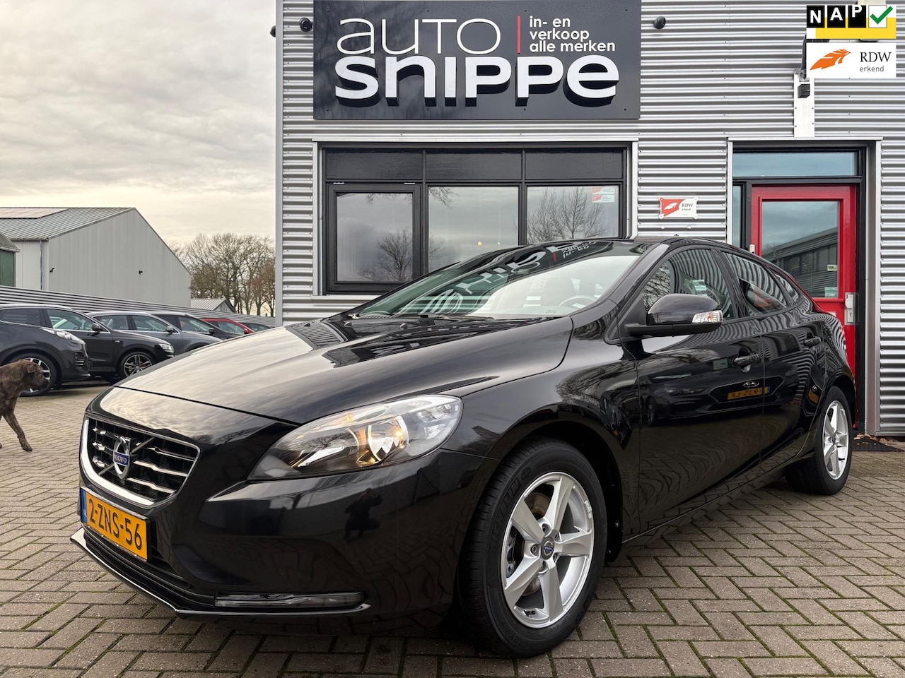 Volvo V40 - 1.6 T3 Kinetic -150 PK-CLIMA-CRUISE-NAVI-CAMERA-TREKHAAK-ORIGINEEL NEDERLANDS!-85.796 KM'S - AutoWereld.nl