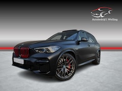 BMW X5 - xDrive45e Black Vermilion B&W /3 x TV / pano