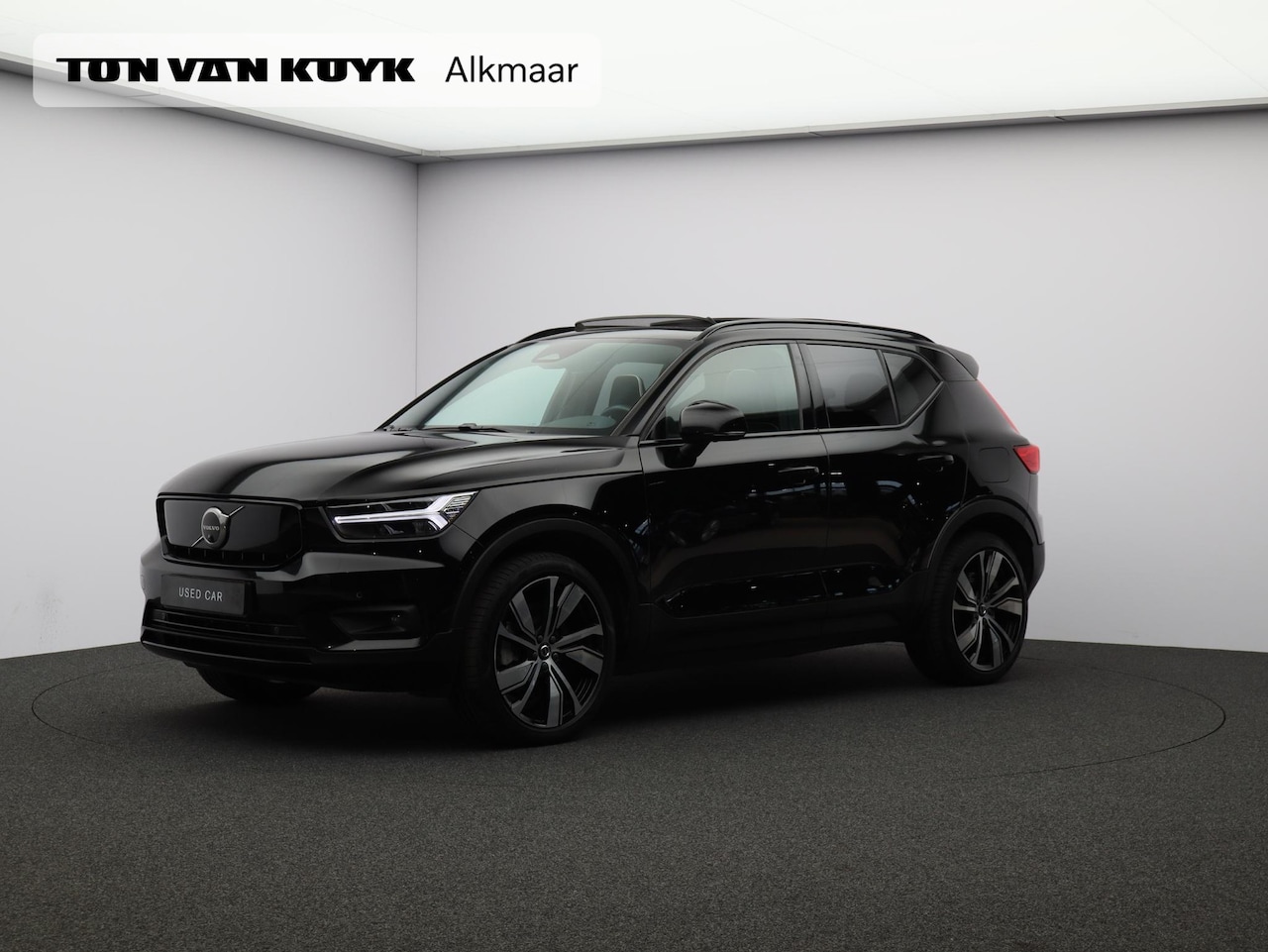 Volvo XC40 - Recharge P8 AWD R-Design / Pan. dak / Stoel+stuurwielverwarming / Privacy glass / 20" - AutoWereld.nl