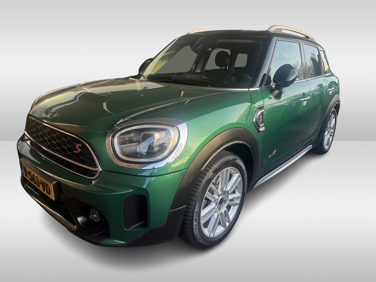 MINI Countryman - Mini 2.0 Cooper S ALL4 Classic / Trekhaak / Camera / Head-up / Keyless / 18'' / CarPlay / - AutoWereld.nl
