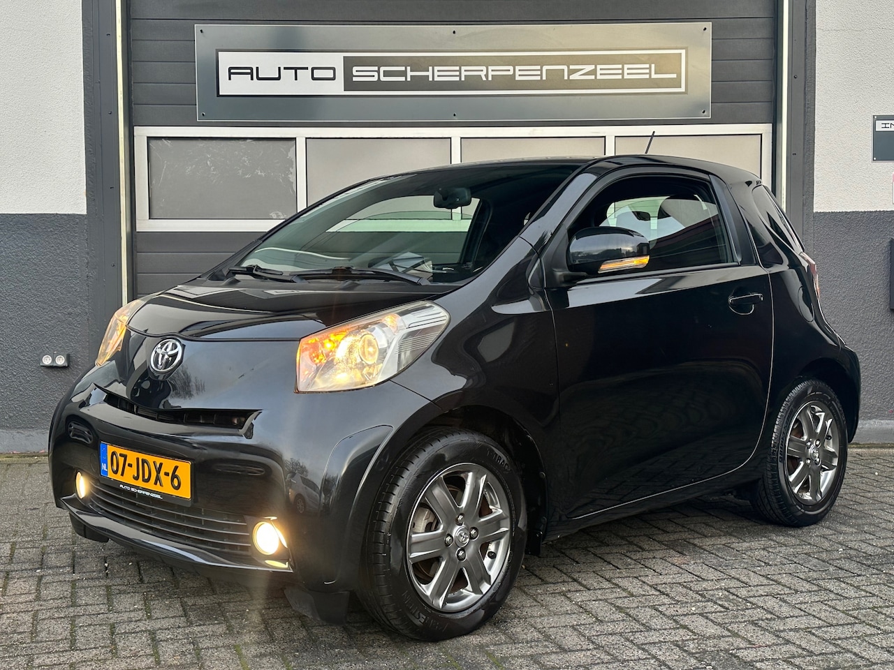 Toyota iQ - 1.0 VVTi Aspiration I 43.702 KM!! I KEYLESS I AIRCO - AutoWereld.nl