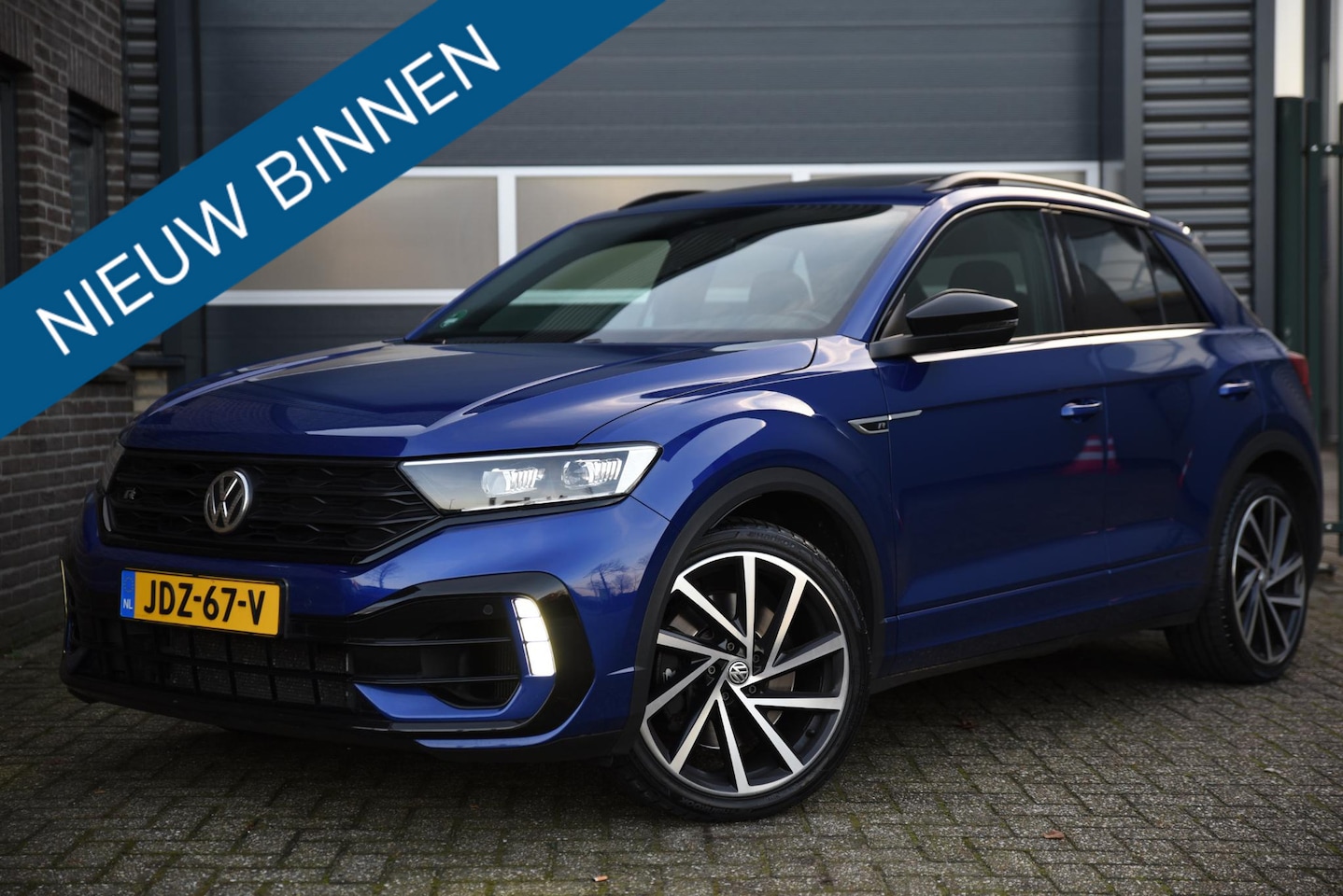 Volkswagen T-Roc - 2.0 TSI 4Motion R PANO - Trekhaak - AutoWereld.nl