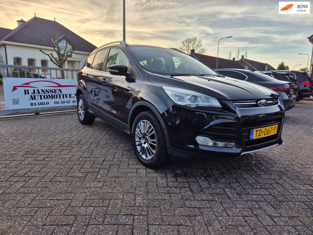 Ford Kuga - 1.6 Titanium Plus. Meest luxe uitvoering - AutoWereld.nl