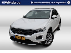 Volkswagen T-Roc - 1.5 TSI 150pk Sport DSG Automaat / Panorama dak / Virtual Cockpit / Camera / LM 17 inch /