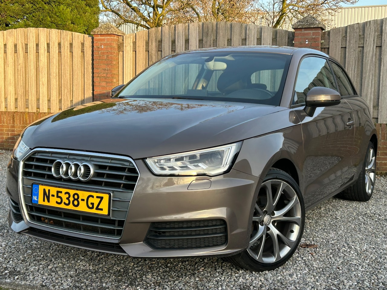 Audi A1 - 1.0 TFSI Sport S line Edition Audi A1 1.0 TFSI 70KW NAVI AIRCO P SENSOREN - AutoWereld.nl