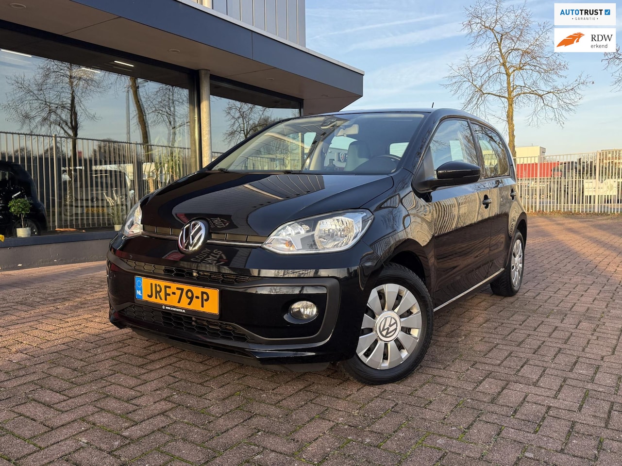 Volkswagen Up! - 1.0 BMT high up! | Cruise | PDC - AutoWereld.nl