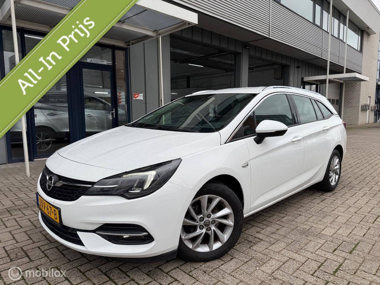 Opel Astra Sports Tourer - 1.2 BENZINE | NAVIGATIE | NETTE STA - AutoWereld.nl