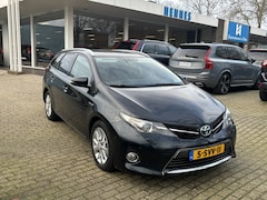 Toyota Auris Touring Sports - 1.8 Hybrid Lease+ Pano Xenon Stoelverwarming