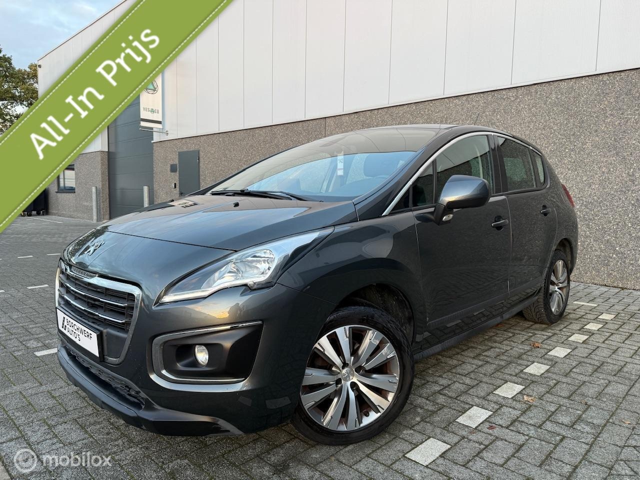 Peugeot 3008 - 1.2 BENZ | NIEUWE RIEM | TREKHAAK | 5 ZIT | NAV - AutoWereld.nl