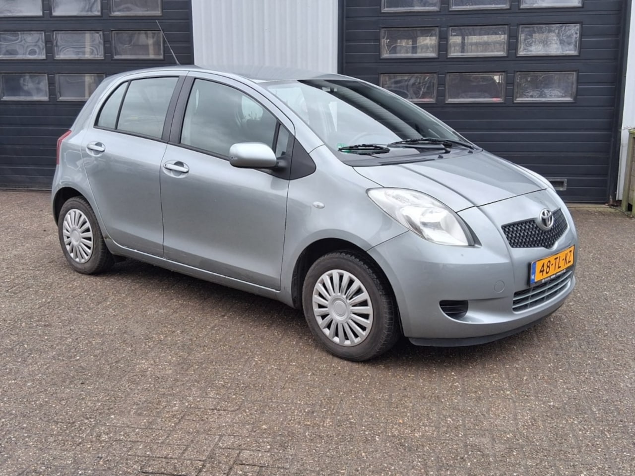 Toyota Yaris - 1.3 VVTi Sol afneembare trekhaak - AutoWereld.nl