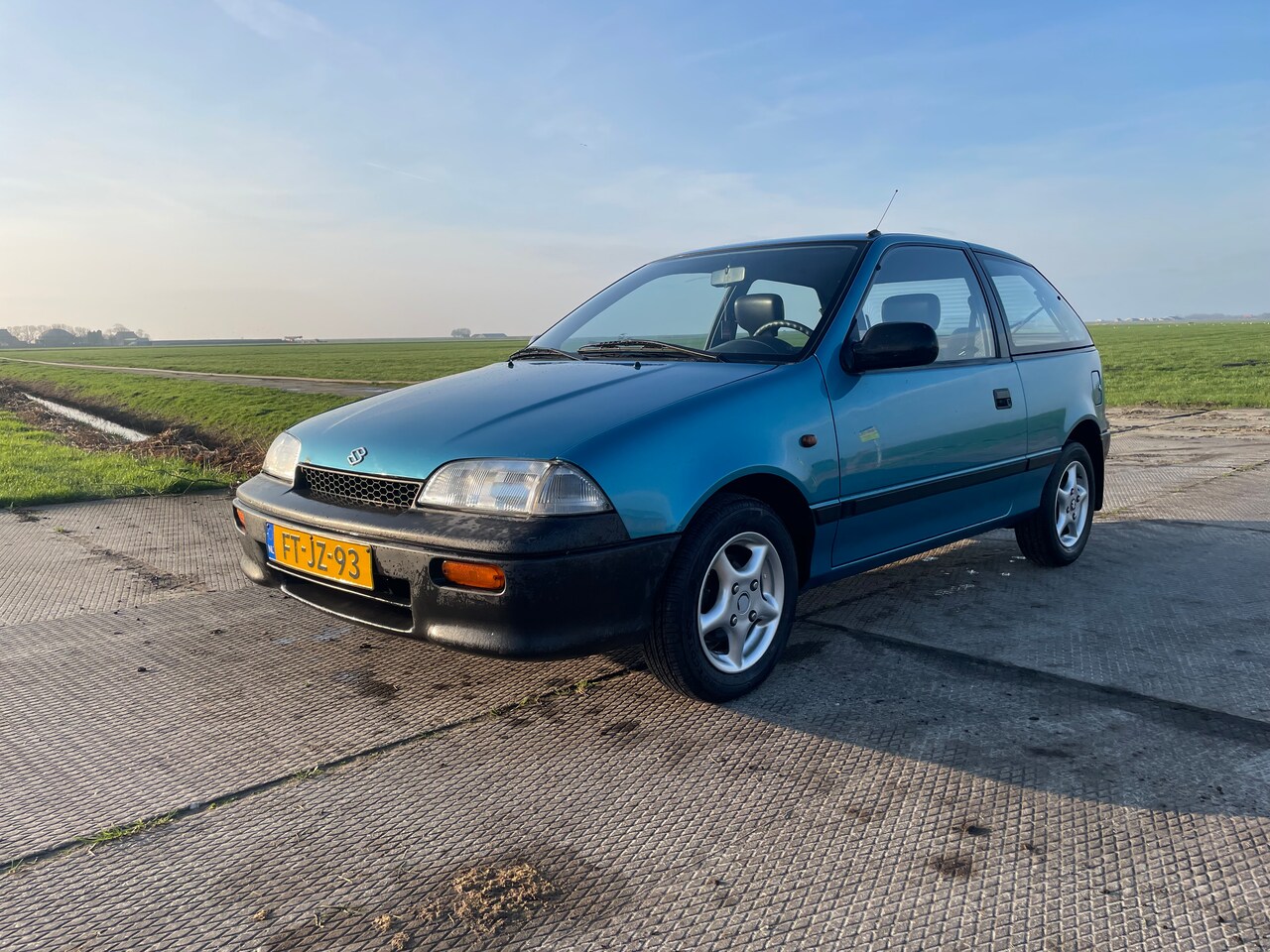 SUZUKI SWIFT 1,3 GL U9