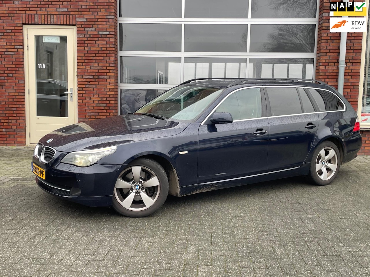 BMW 5-serie Touring - 525i Business Line | 17-10-2026 | Perfect onderhouden | Automaat | Elektrische Stoelen | L - AutoWereld.nl